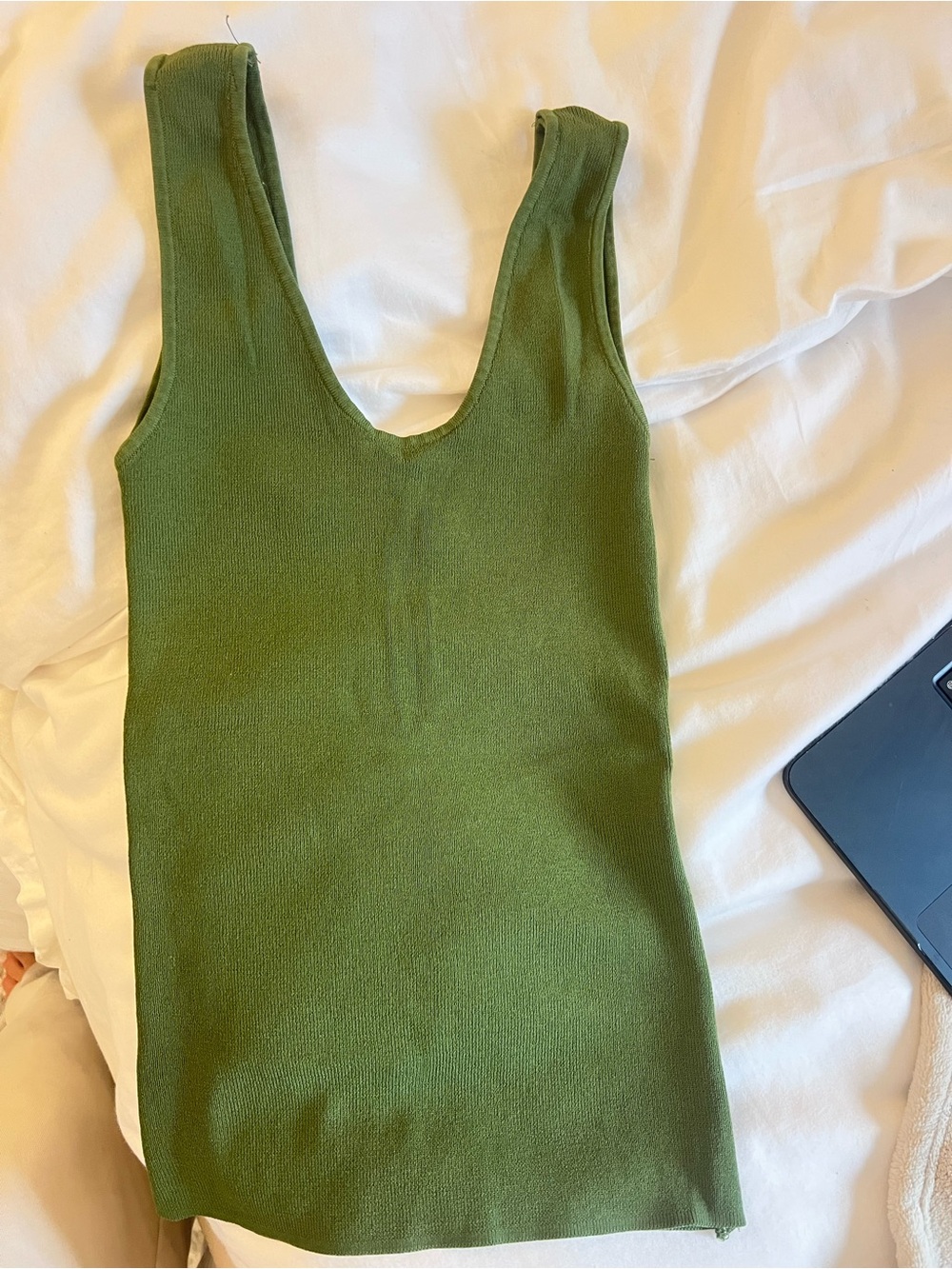 Green Ribbed Knit Tank Top - Sleek V-Neck Women’s Top H&M